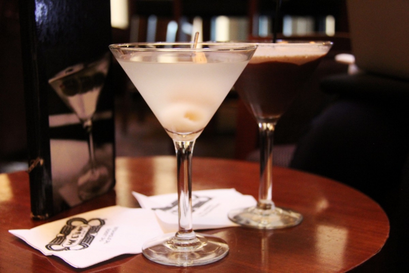 boite-nuit-ANDON-min_martini_bar_lychee_chocolate_alcohol_liquor_happy_hour_happy-910161